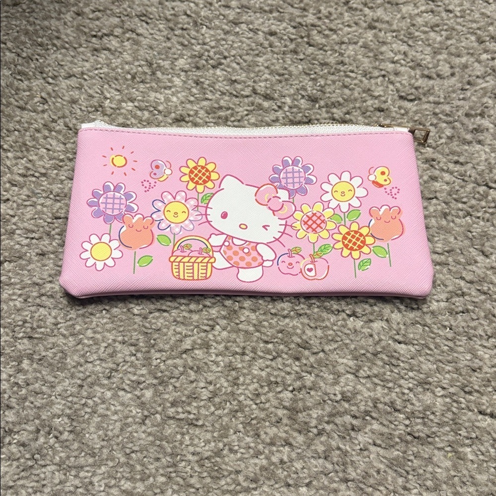 Hello Kitty Sanrio 'Floral Dreams' Pouch with zipper in pink